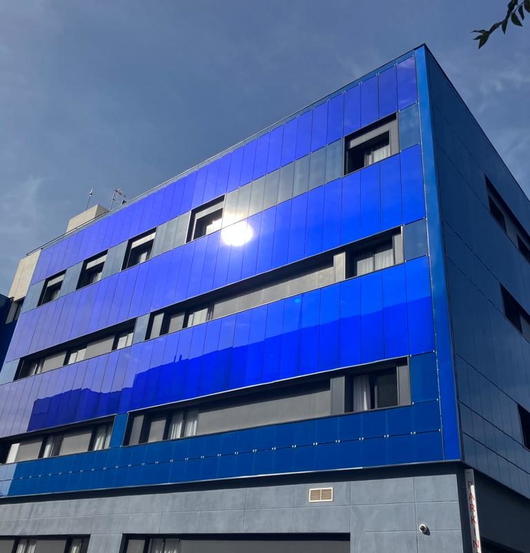 eCitySevilla: Instalación fotovoltaica en fachadas de edificios